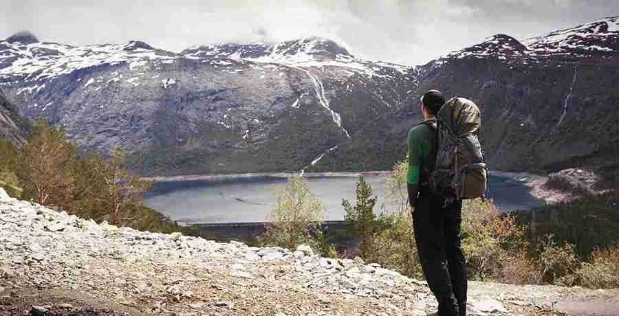 Best hiking trails in Canada with scenic mountain views